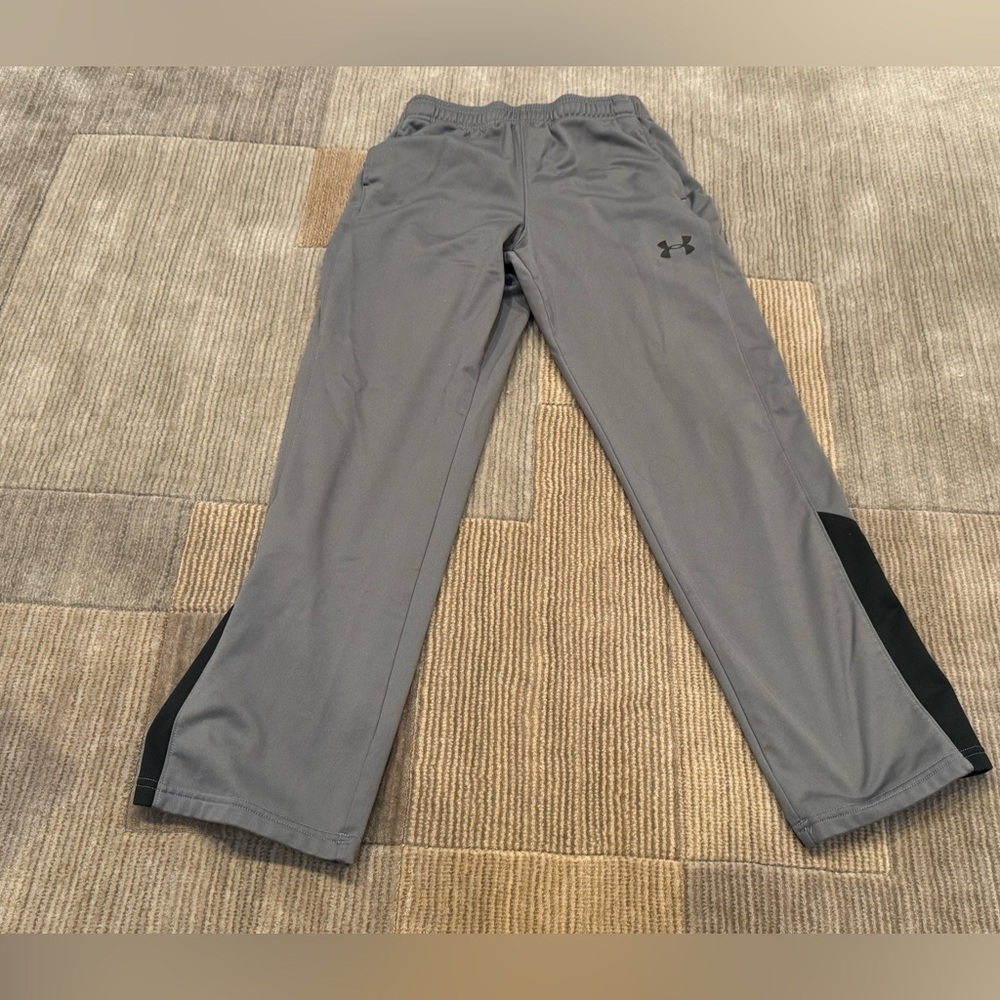 Under Armour Boy Size Large Grey Sweatpants